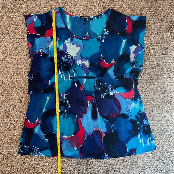 Size Large Daisy Fuentes cobalt blue empire waist top with ties in back - Picture 5 of 11